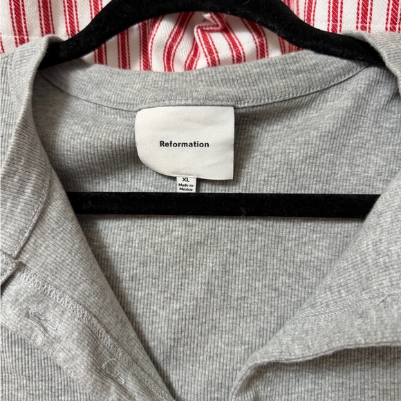 Reformation button down t shirt - Picture 3 of 3